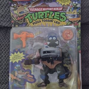 Pizza Tossin' Leo Action Figure